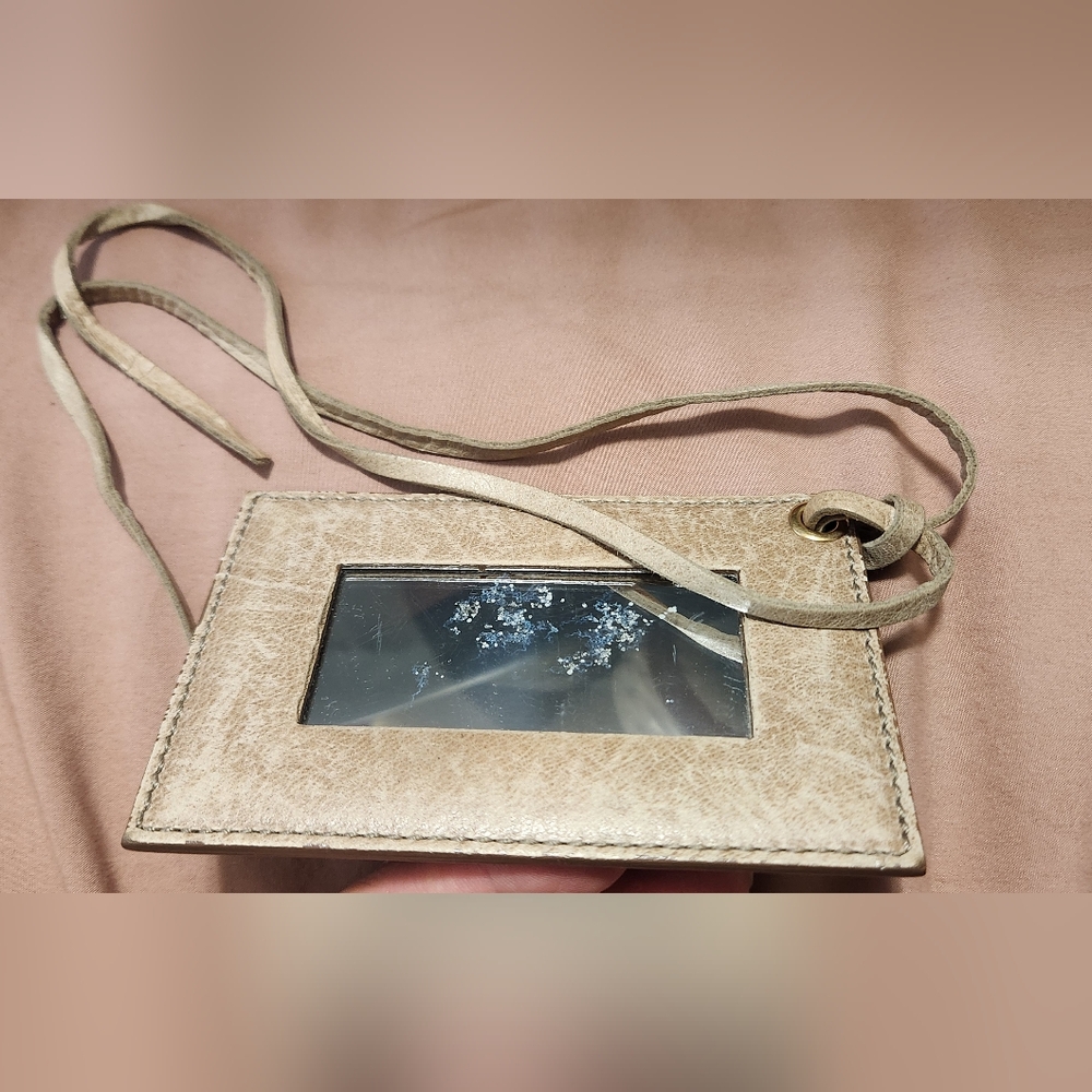 Cream Leather Balenciaga Bag - Picture 5 of 17